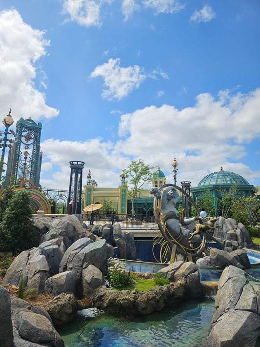 Luna statue - Celestial Park